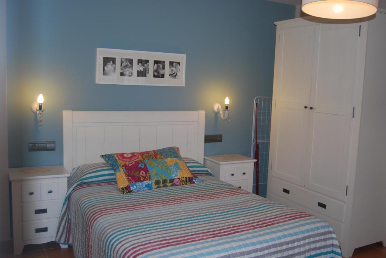 בייסקאס Apartamentos Casa Isabale מראה חיצוני תמונה